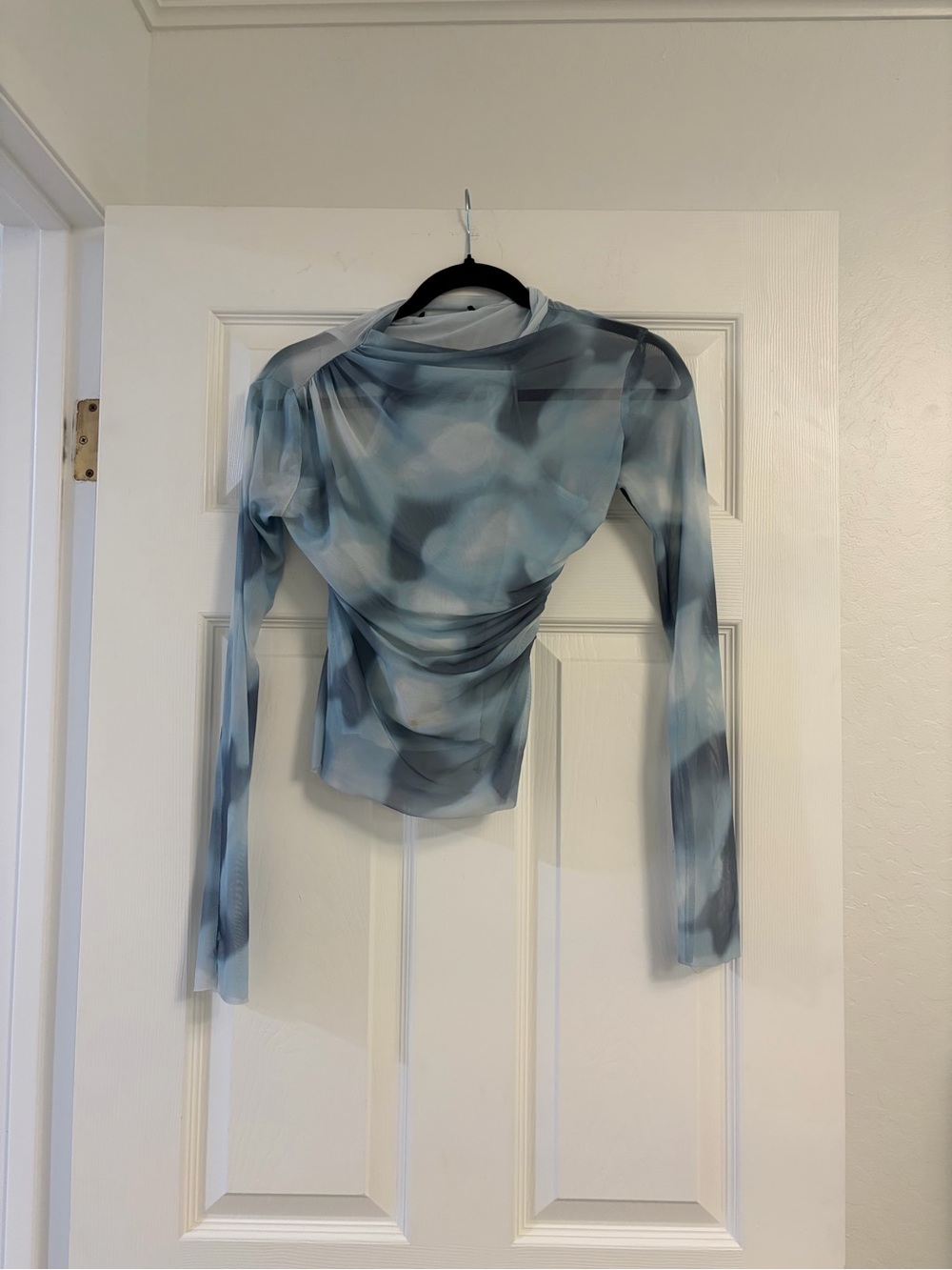 Zara Long-Sleeve Blue Abstract Mesh Top